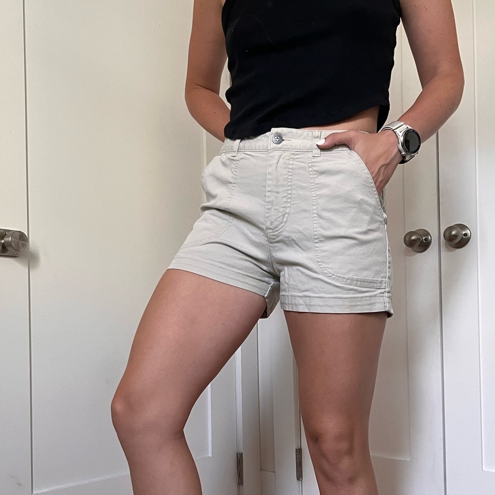 Patagonia stand up shorts in khaki - Picture 2 of 3